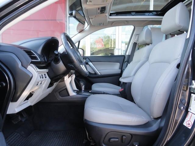 Subaru Forester 2.5i Limited CVT 2017