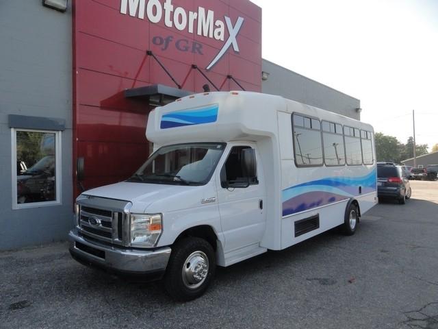 Ford E-Series Cutaway E-450 DRW 158" WB 2018