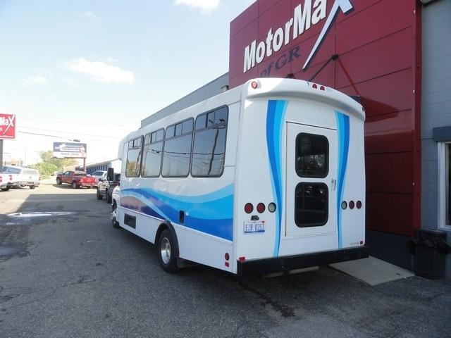 Ford E-Series Cutaway E-450 DRW 158" WB 2018