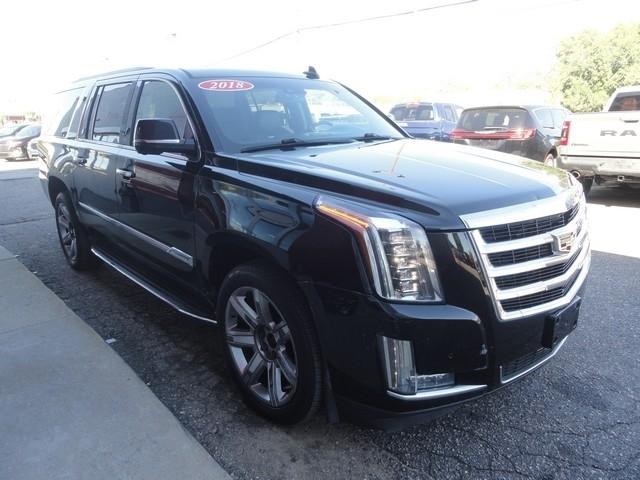 Cadillac Escalade ESV 4WD 4dr Luxury 2018