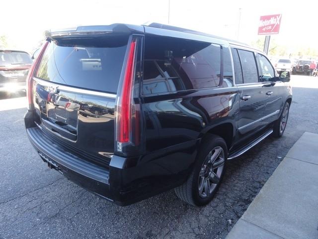 Cadillac Escalade ESV 4WD 4dr Luxury 2018
