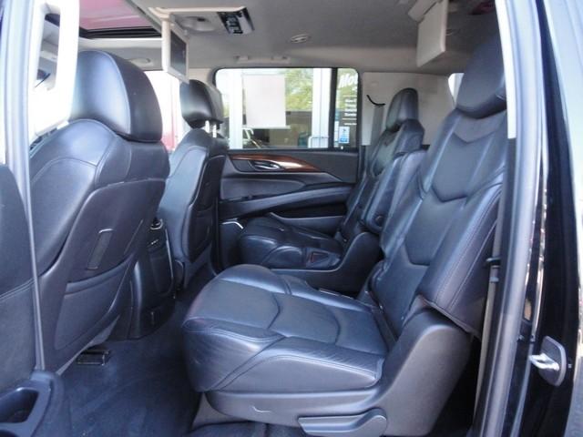 Cadillac Escalade ESV 4WD 4dr Luxury 2018