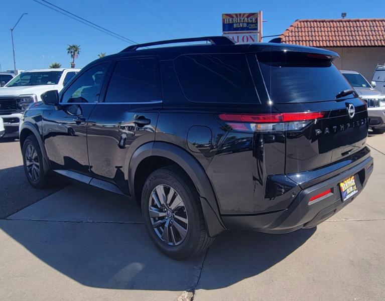 Nissan Pathfinder SV 2022