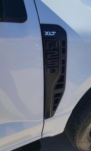 Ford F-250 SD XL Crew Cab 4WD 2023