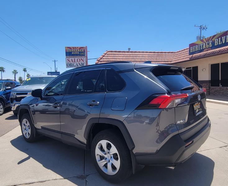 Toyota RAV4 LE AWD 2021