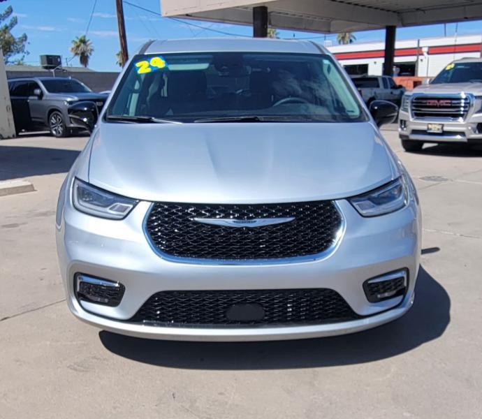 Chrysler Pacifica Touring L 2024