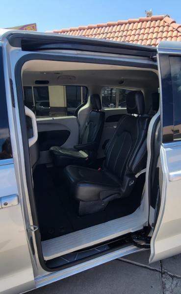 Chrysler Pacifica Touring L 2024
