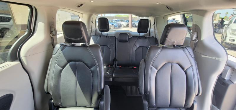 Chrysler Pacifica Touring L 2024