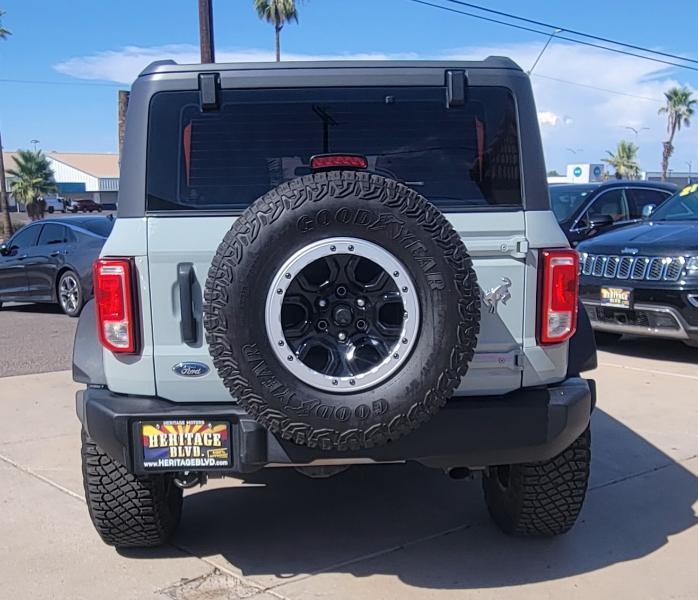 Ford Bronco Base 4-Door w/Advanced 2023