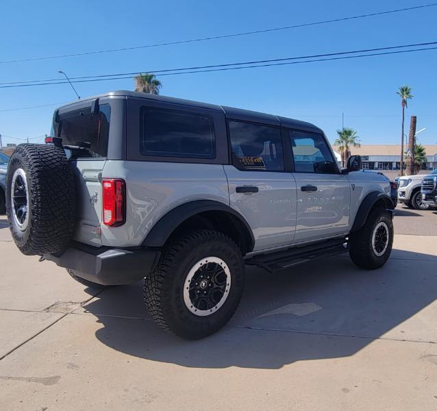 Ford Bronco Base 4-Door w/Advanced 2023