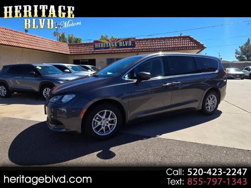 2023 Chrysler Voyager LX