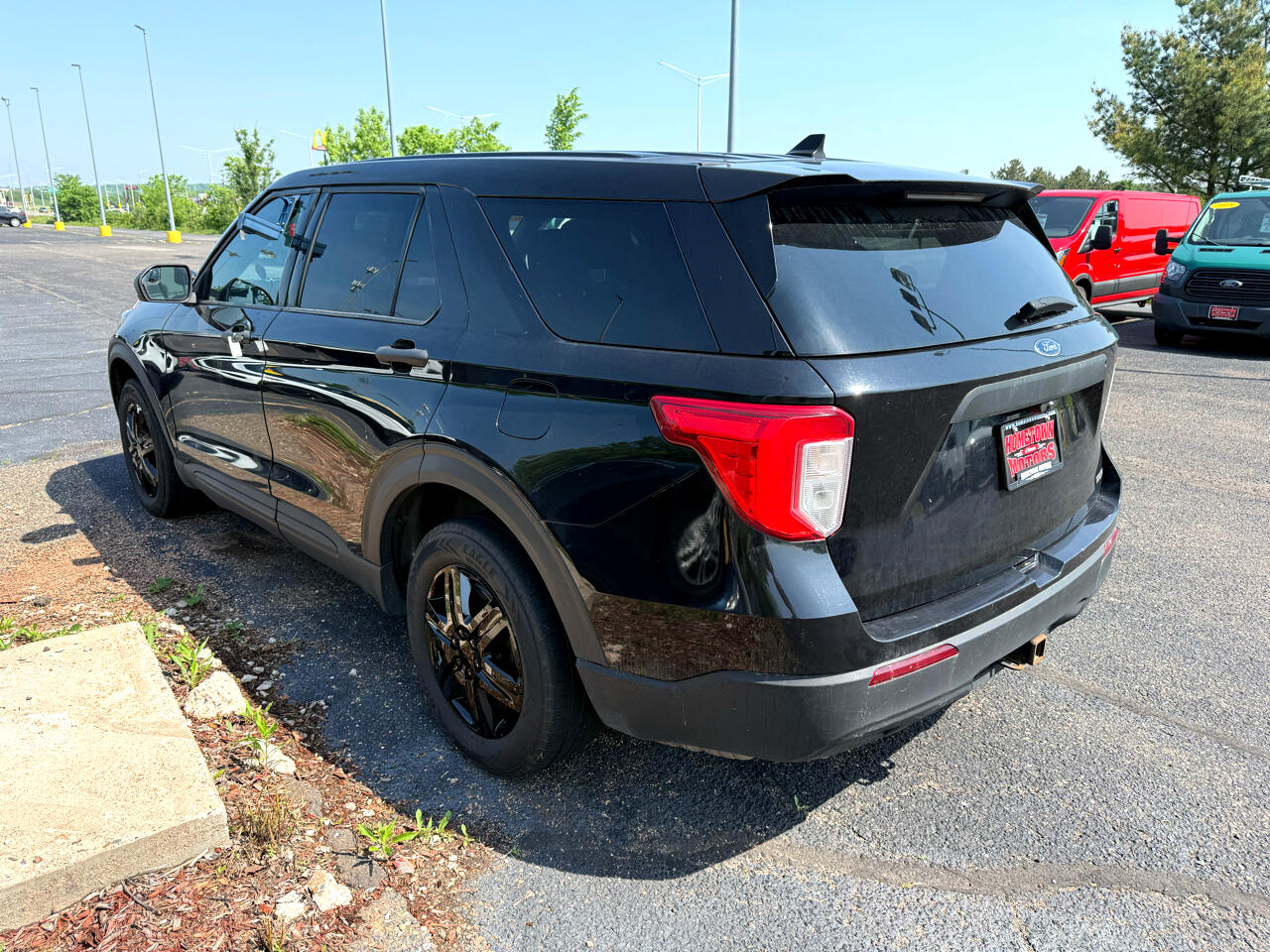 2021 Ford Explorer photo 2