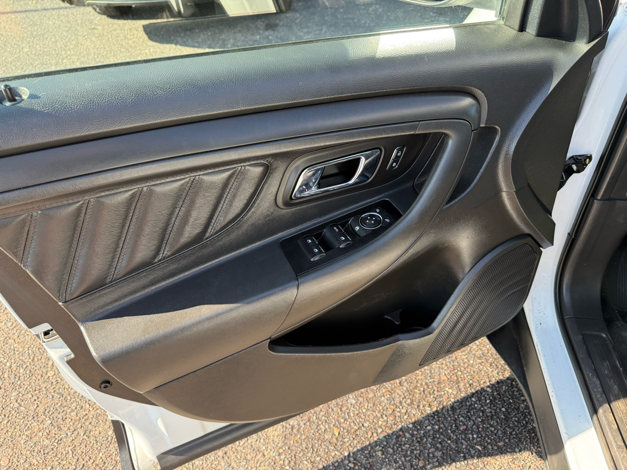 2018 Ford Taurus photo 4