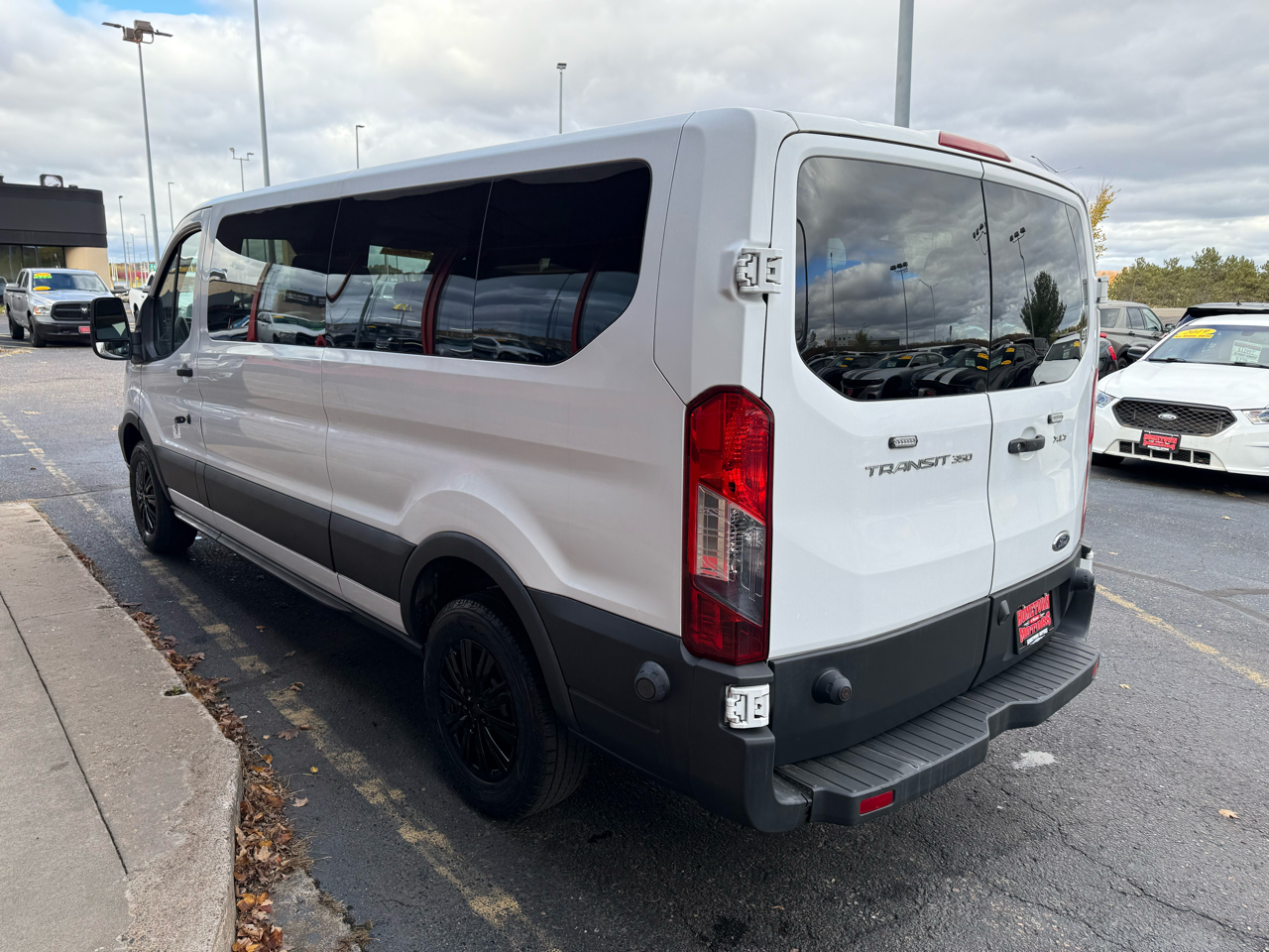 Ford Transit 350 Wagon Low Roof XL w/Sliding Pass. 148-in. WB 2016 Ford Transit 350 Wagon Low Roof XL w/Sliding Pass. 148-in. WB 2016