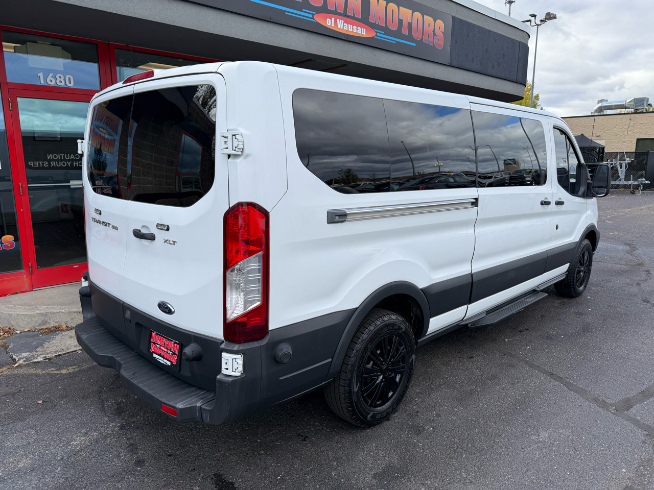 Ford Transit 350 Wagon Low Roof XL w/Sliding Pass. 148-in. WB 2016 Ford Transit 350 Wagon Low Roof XL w/Sliding Pass. 148-in. WB 2016