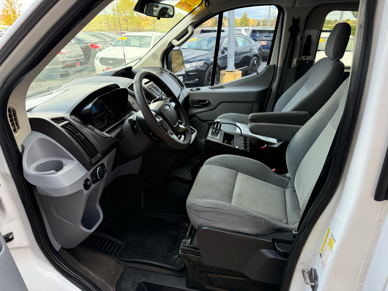 Ford Transit 350 Wagon Low Roof XL w/Sliding Pass. 148-in. WB 2016 Ford Transit 350 Wagon Low Roof XL w/Sliding Pass. 148-in. WB 2016