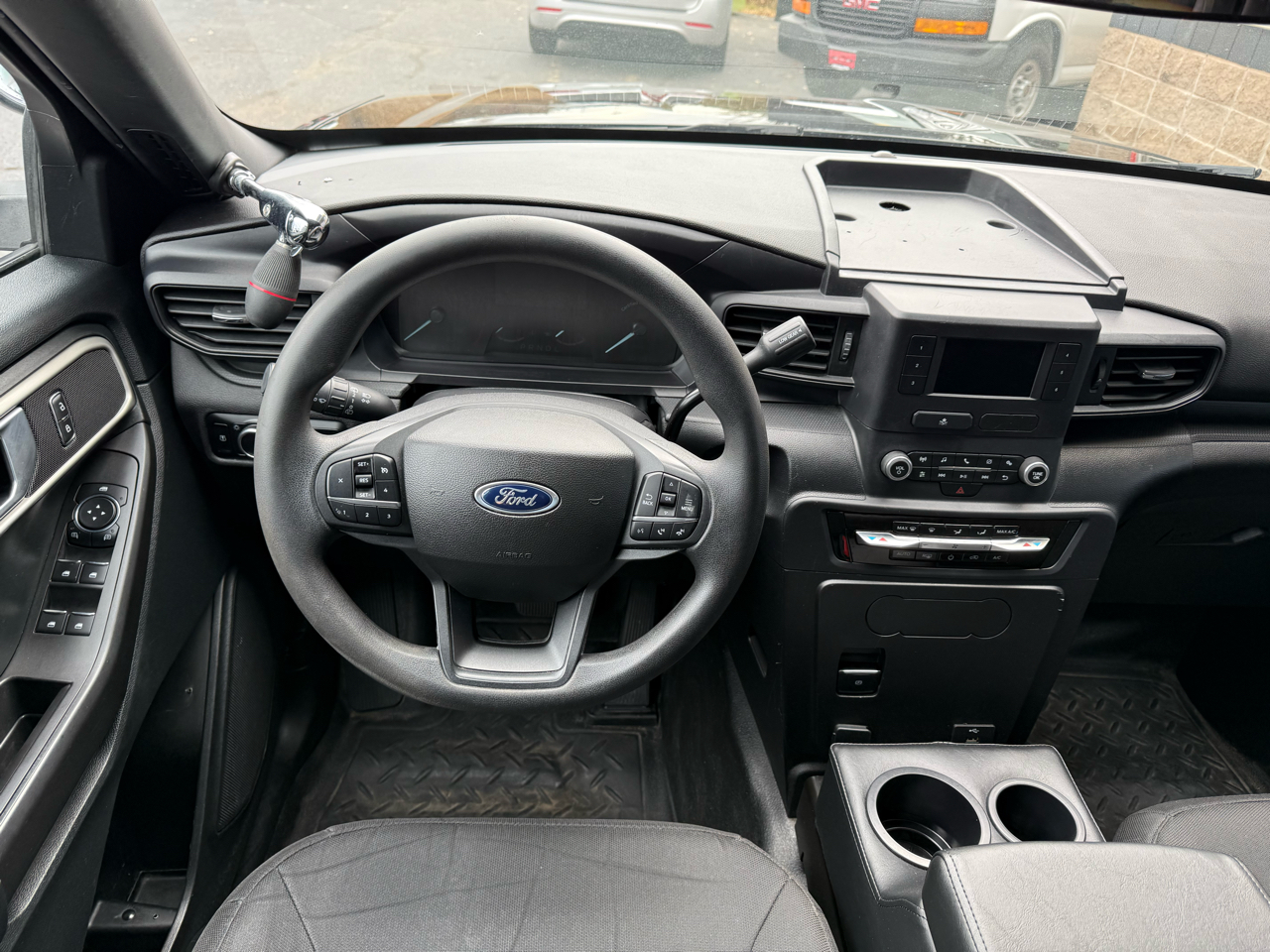 2023 Ford Explorer photo 3