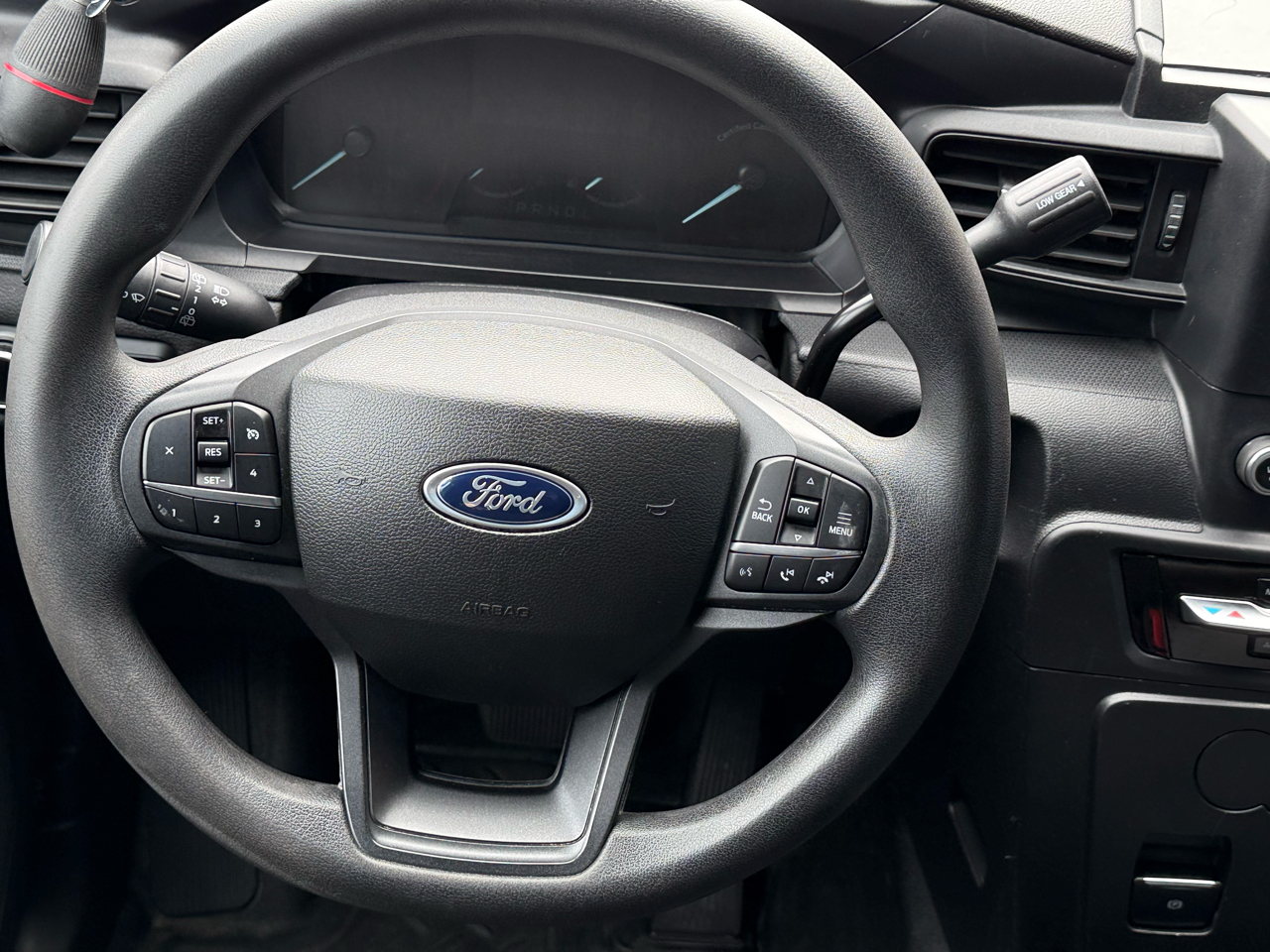 2023 Ford Explorer photo 4