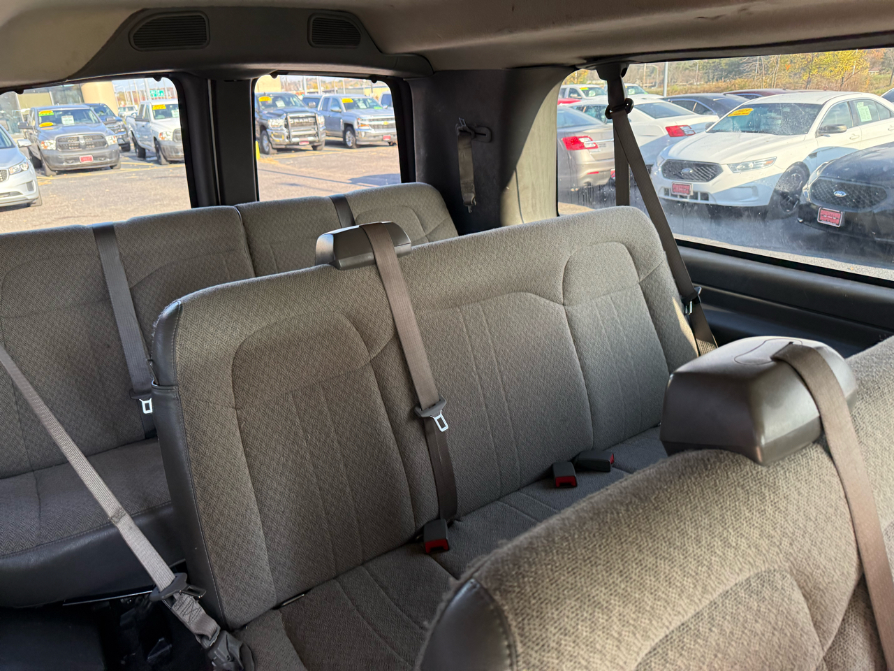 2021 Chevrolet Express LS 3500 photo 4