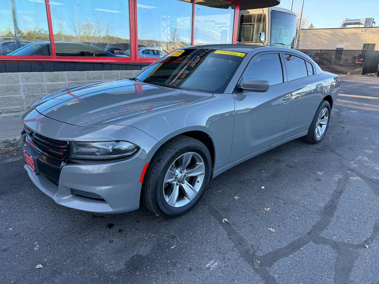 2019 Dodge Charger photo 2