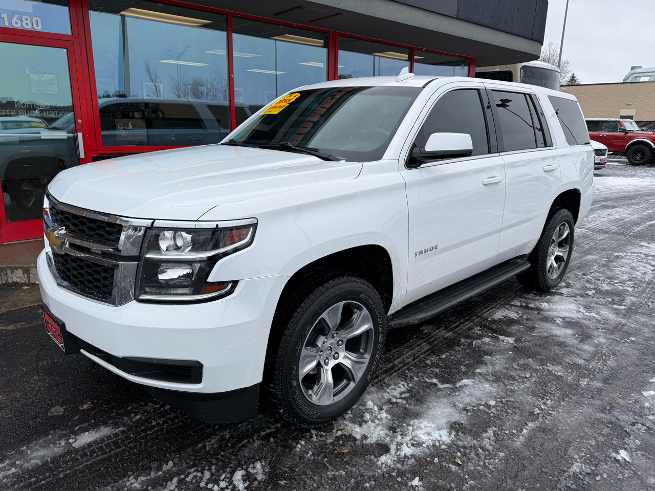 2018 Chevrolet Tahoe photo 2