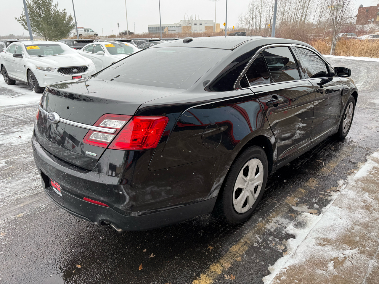 2017 Ford Taurus photo 2