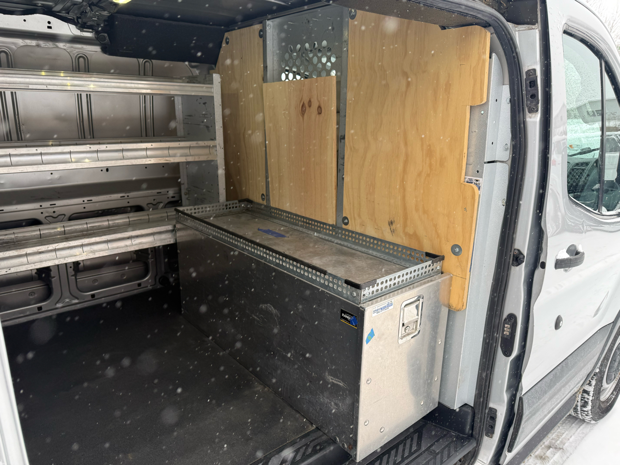 Ford Transit 250 Van Low Roof w/Sliding Pass. 130-in. WB 2017