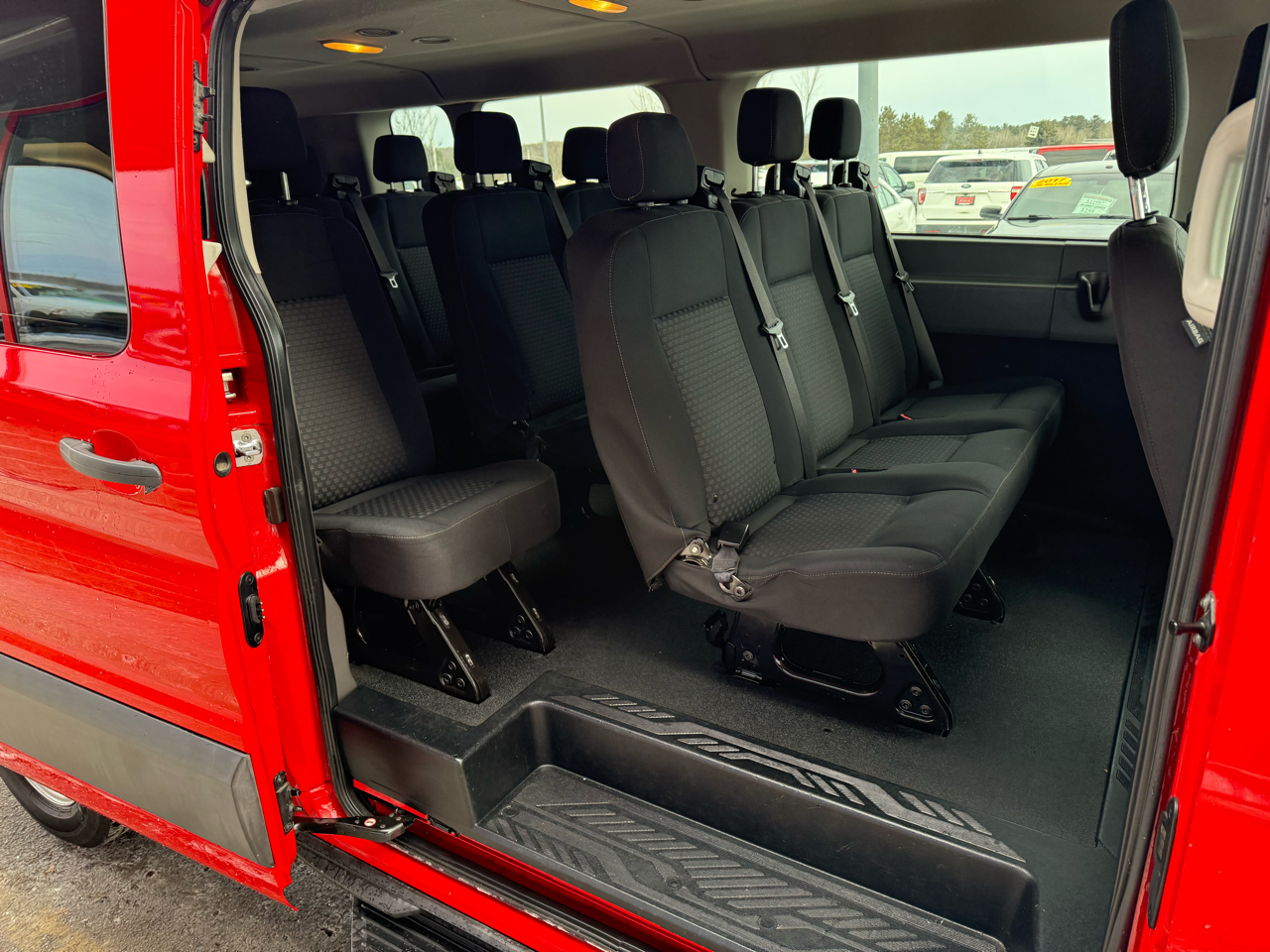 Ford Transit 350 Wagon Low Roof XL w/Sliding Pass. 148-in. WB 2020