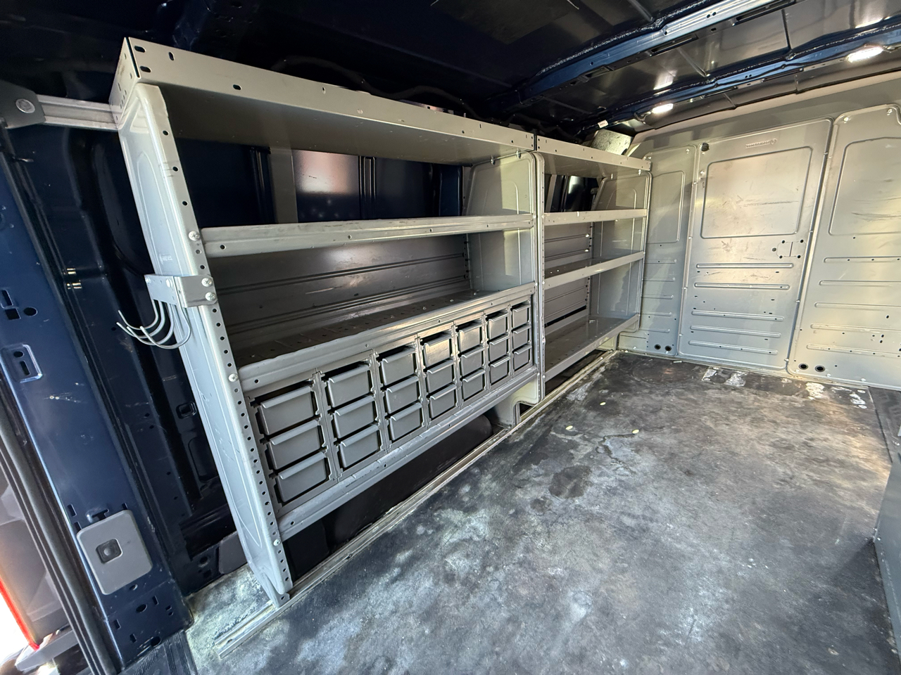 Ford Transit 250 Van Low Roof w/Sliding Pass. 130-in. WB 2020