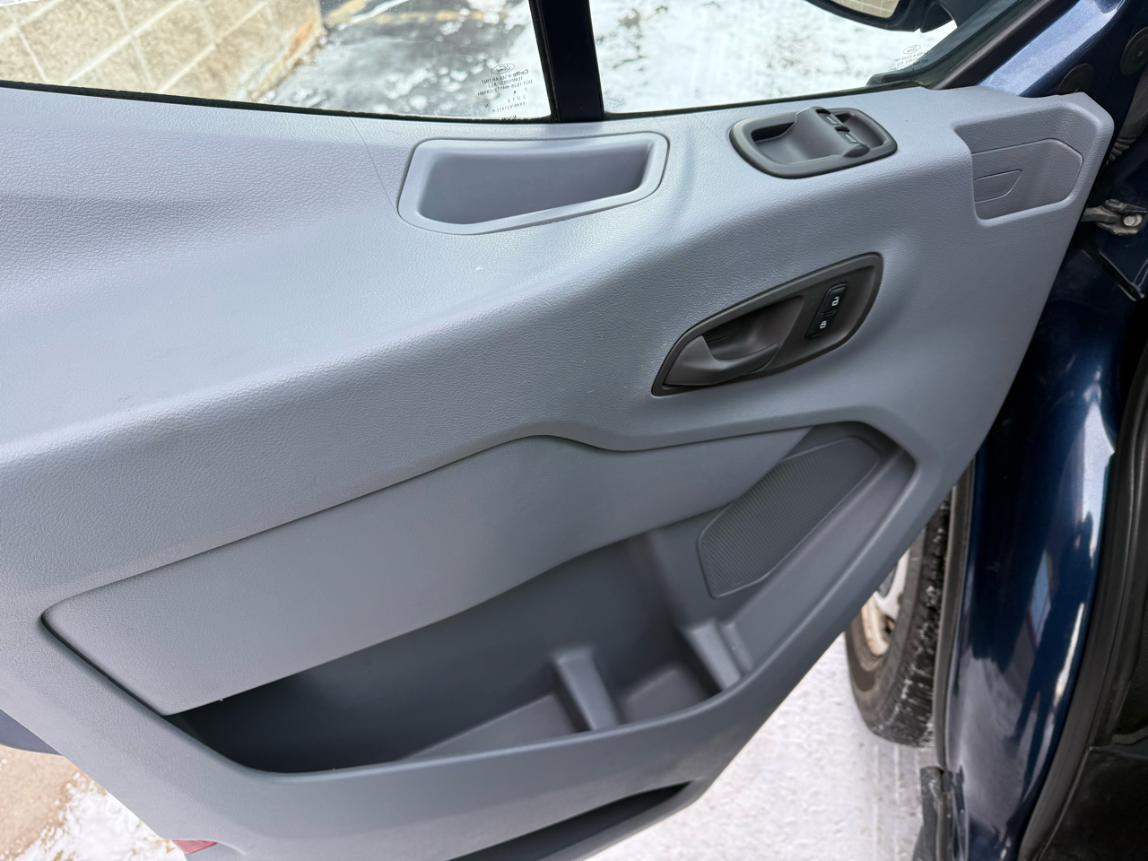 Ford Transit 250 Van Low Roof 60/40 Pass.130-in. WB 2017