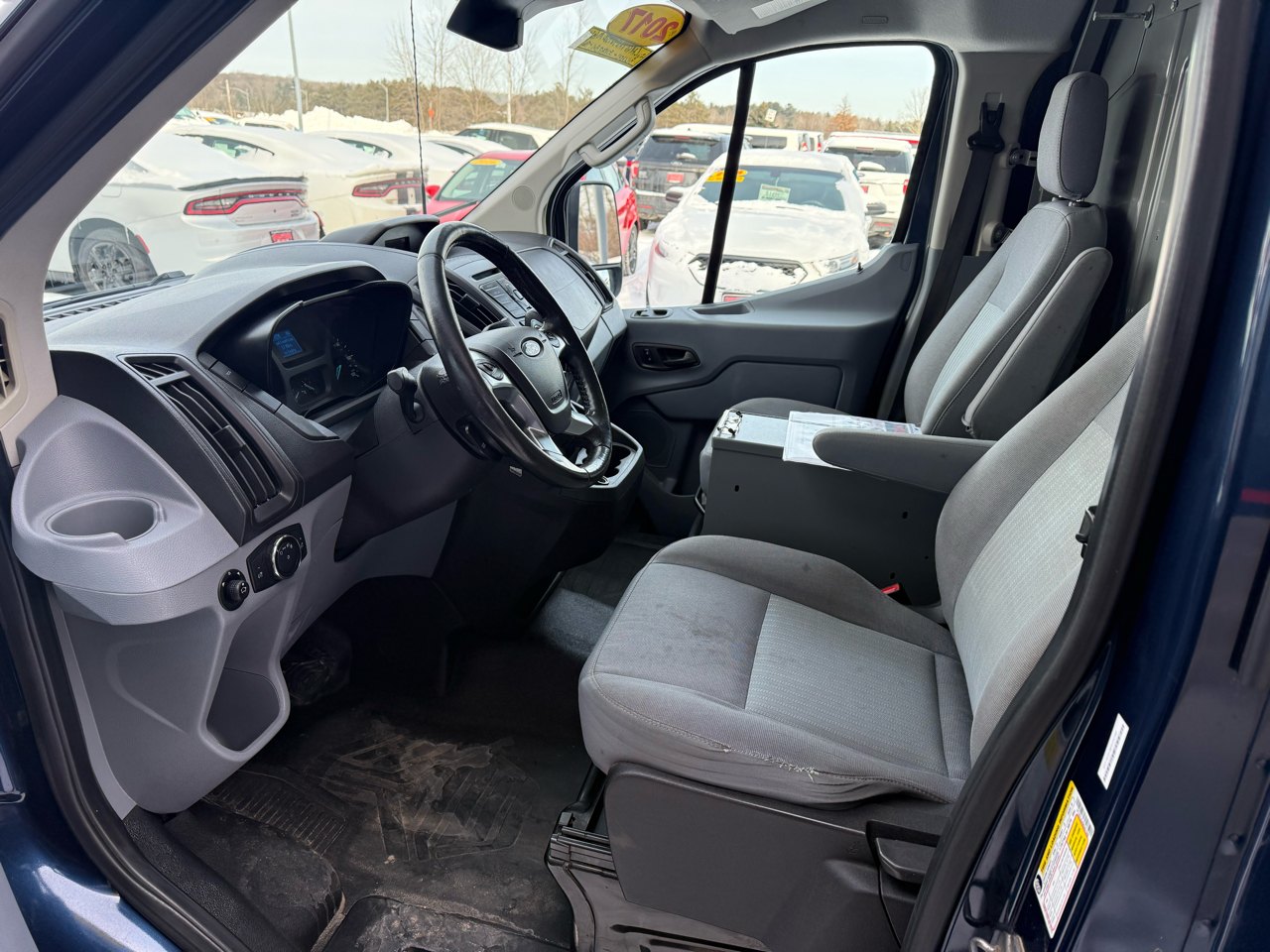 Ford Transit 250 Van Low Roof 60/40 Pass.130-in. WB 2017