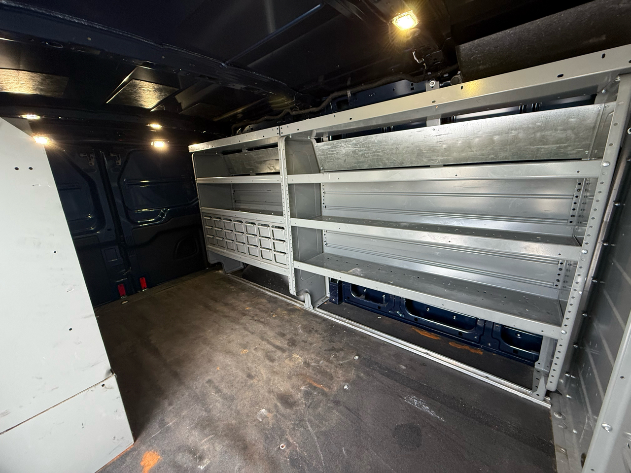 Ford Transit 250 Van Low Roof 60/40 Pass.130-in. WB 2017