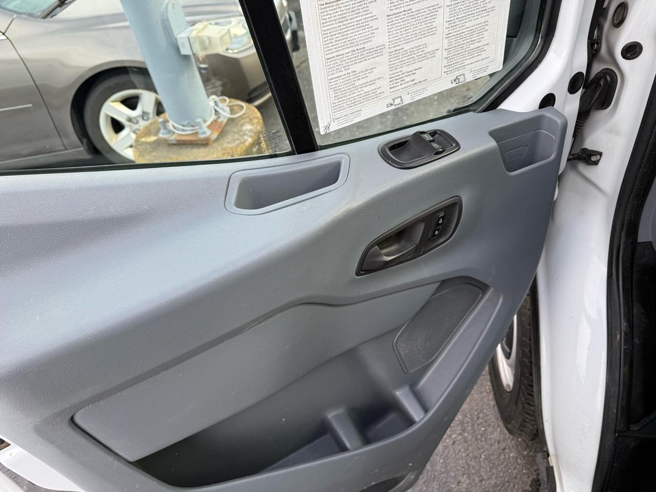 Ford Transit 150 Van Low Roof 60/40 Pass. 130-in. WB 2017