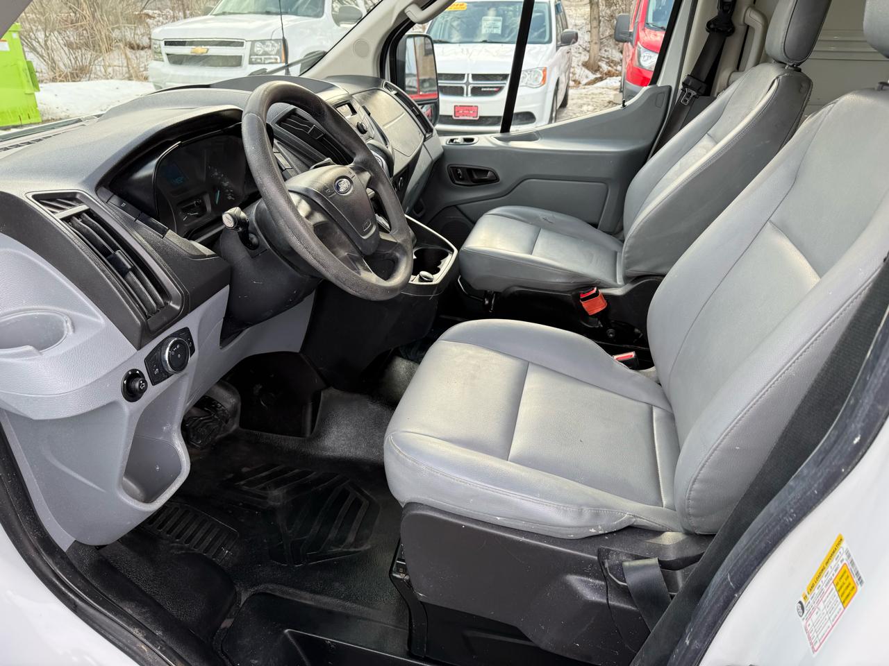 Ford Transit 150 Van Low Roof 60/40 Pass. 130-in. WB 2017