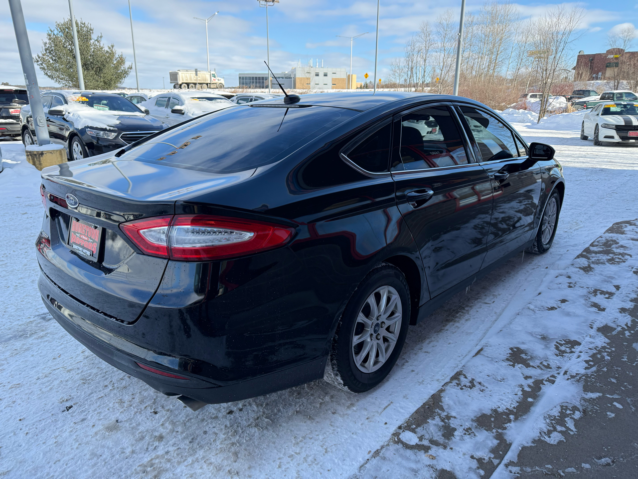 Ford Fusion S 2016