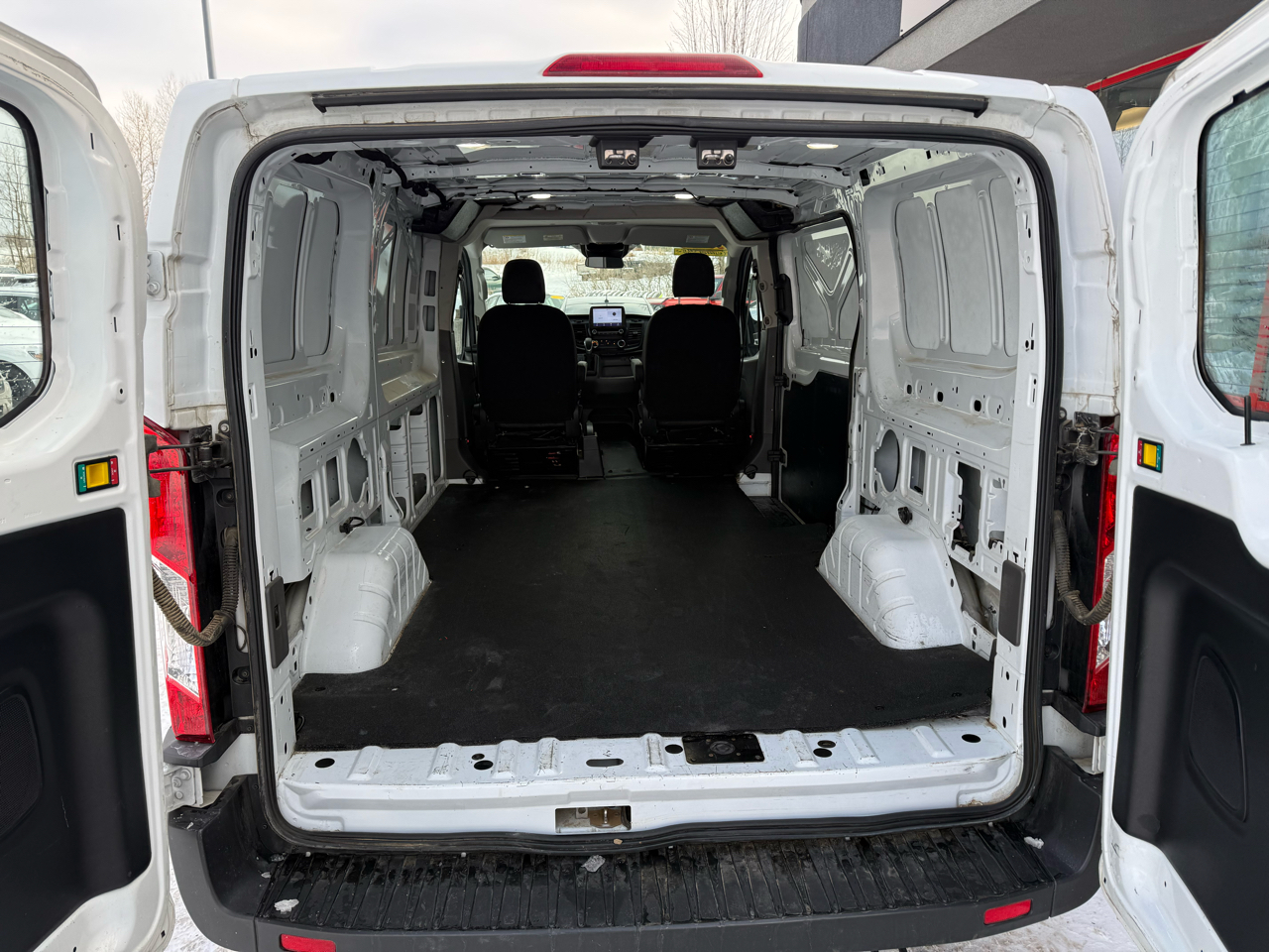 Ford Transit 250 Van Low Roof w/Sliding Pass. 130-in. WB 2020