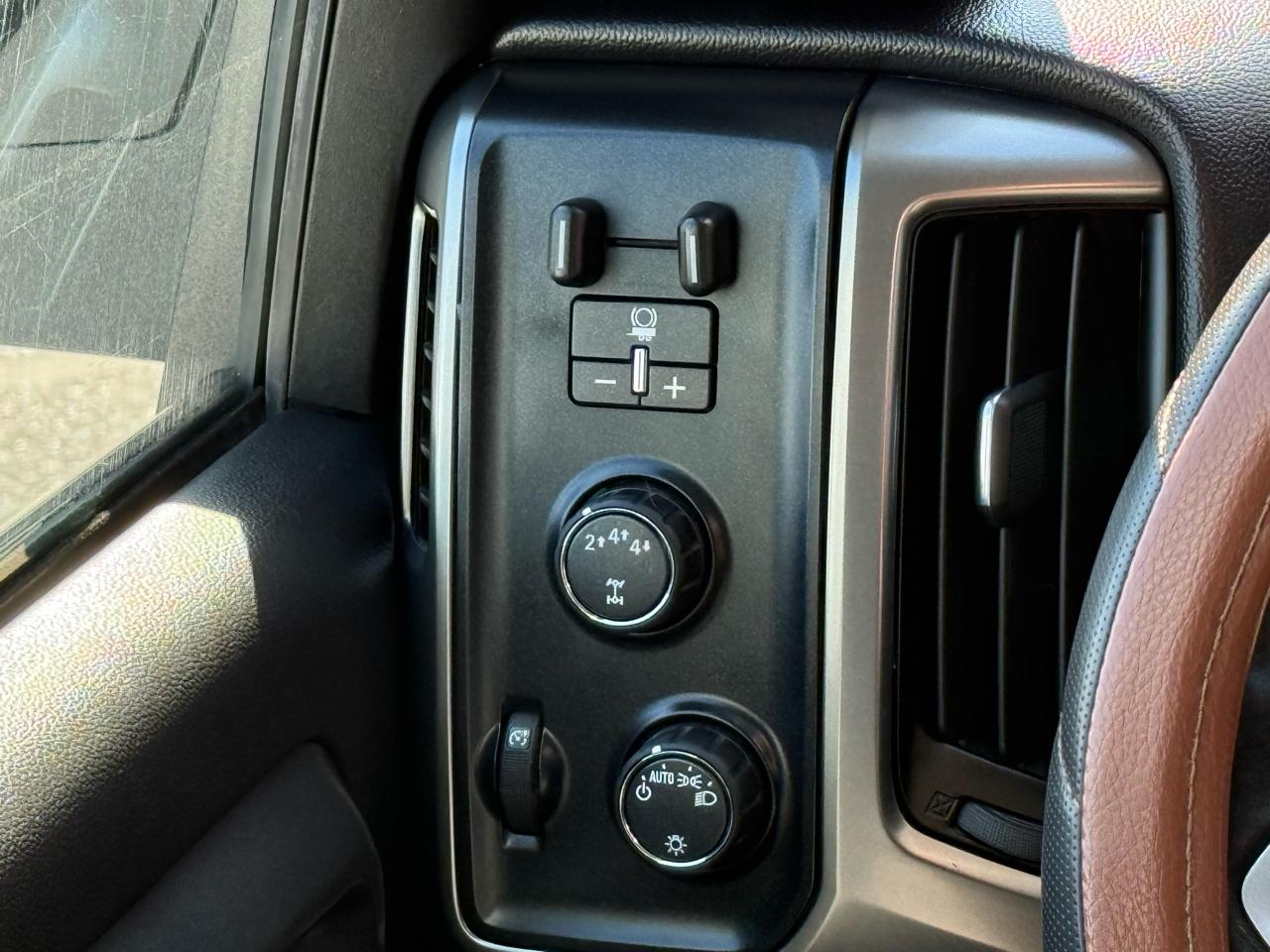 Chevrolet Silverado 2500HD LT Crew Cab 4WD 2017