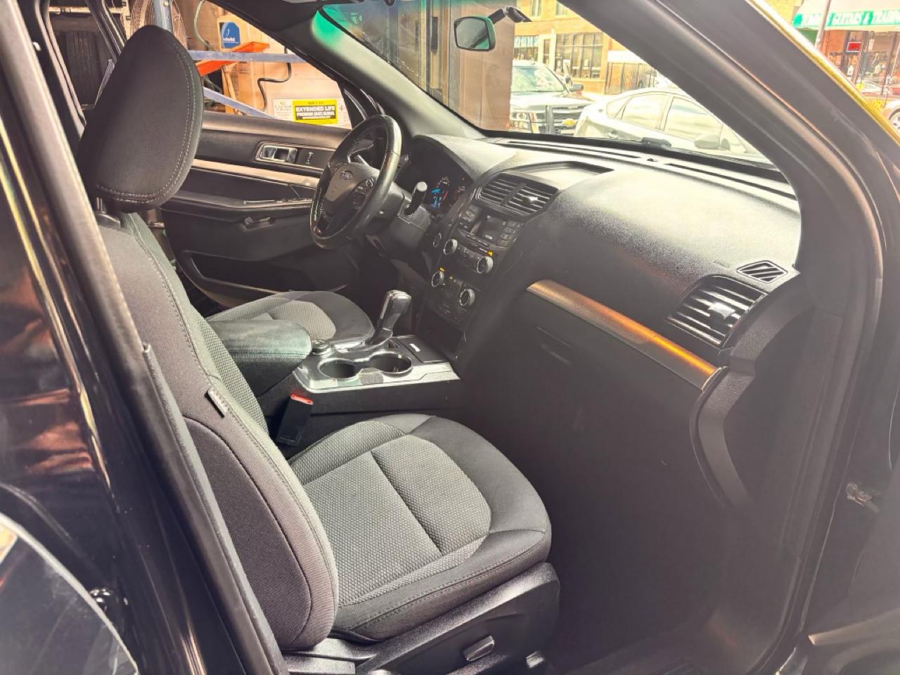 Ford Explorer XLT 4WD 2018