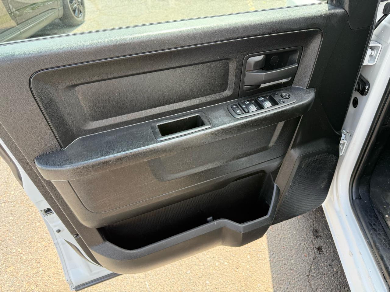 RAM 1500 Classic Tradesman Crew Cab SWB 4WD 2021