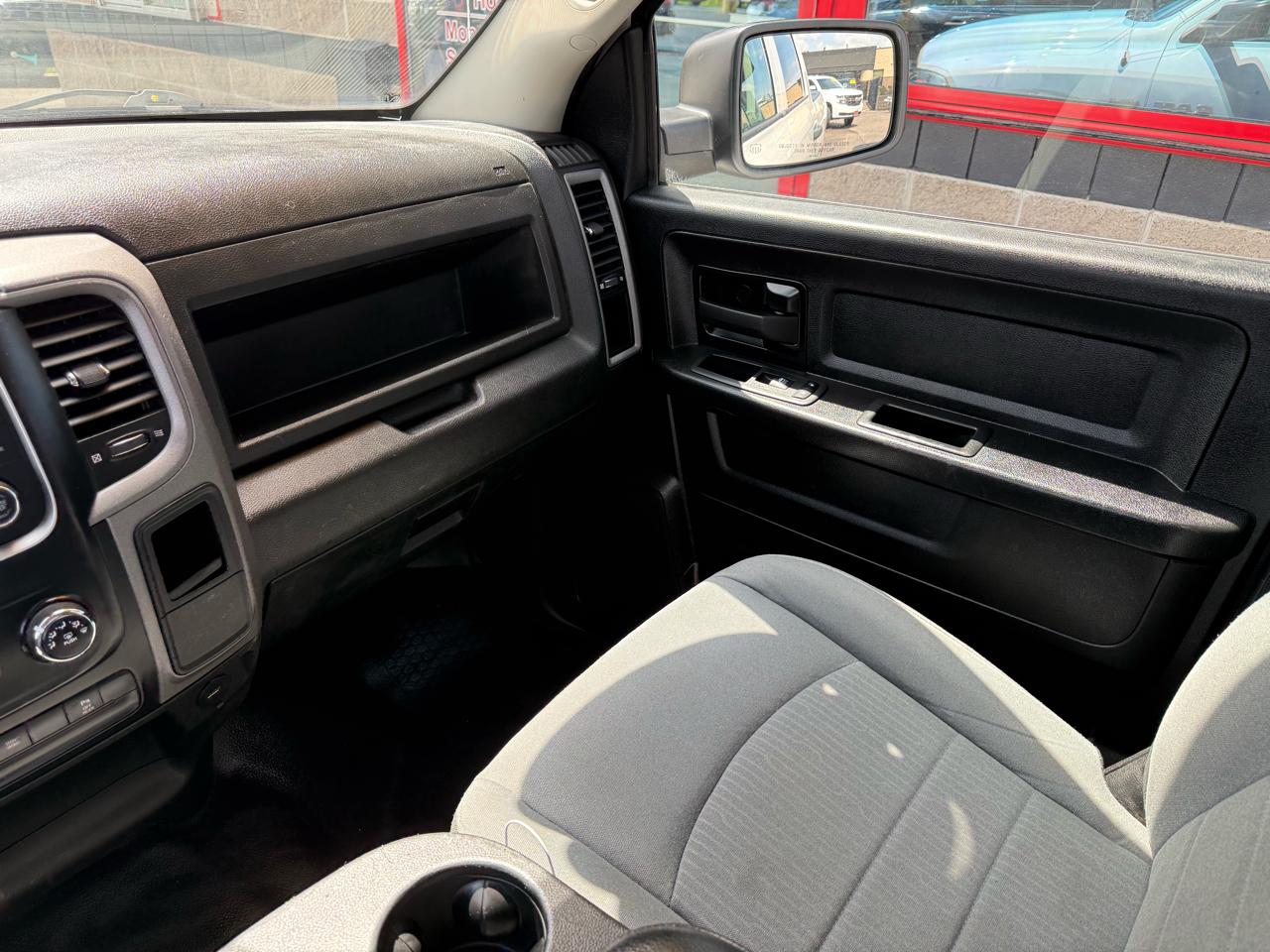 RAM 1500 Classic Tradesman Crew Cab SWB 4WD 2021