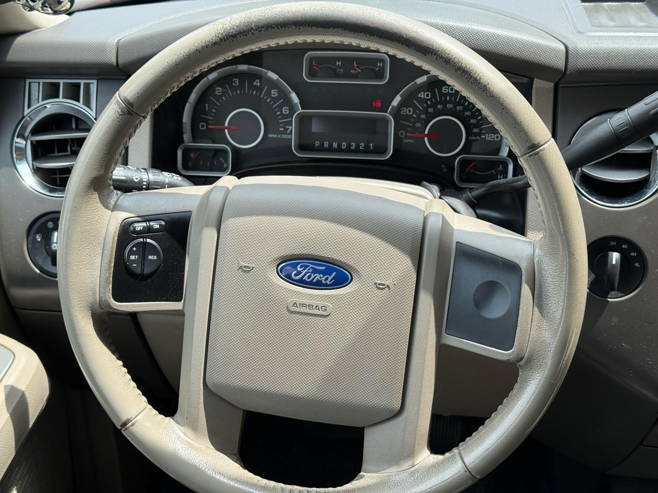 Ford Expedition XL 4WD 2010