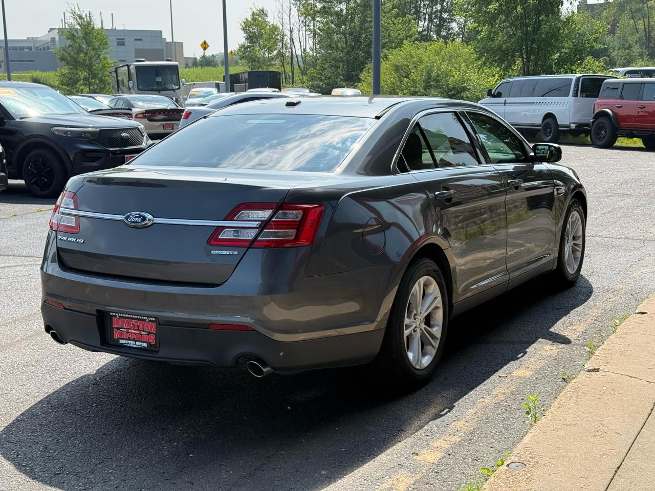 Ford Taurus SE FWD 2016
