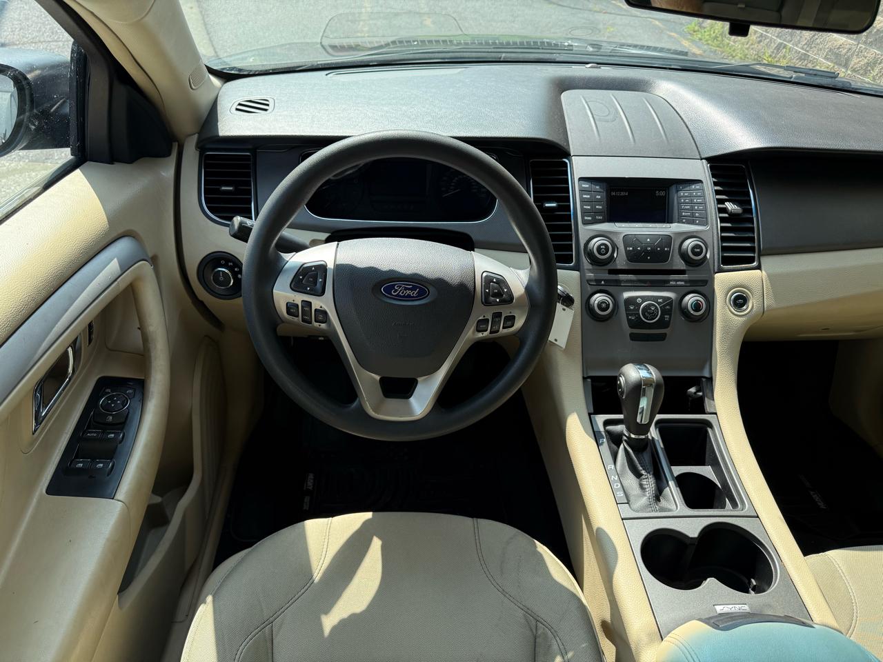 Ford Taurus SE FWD 2016
