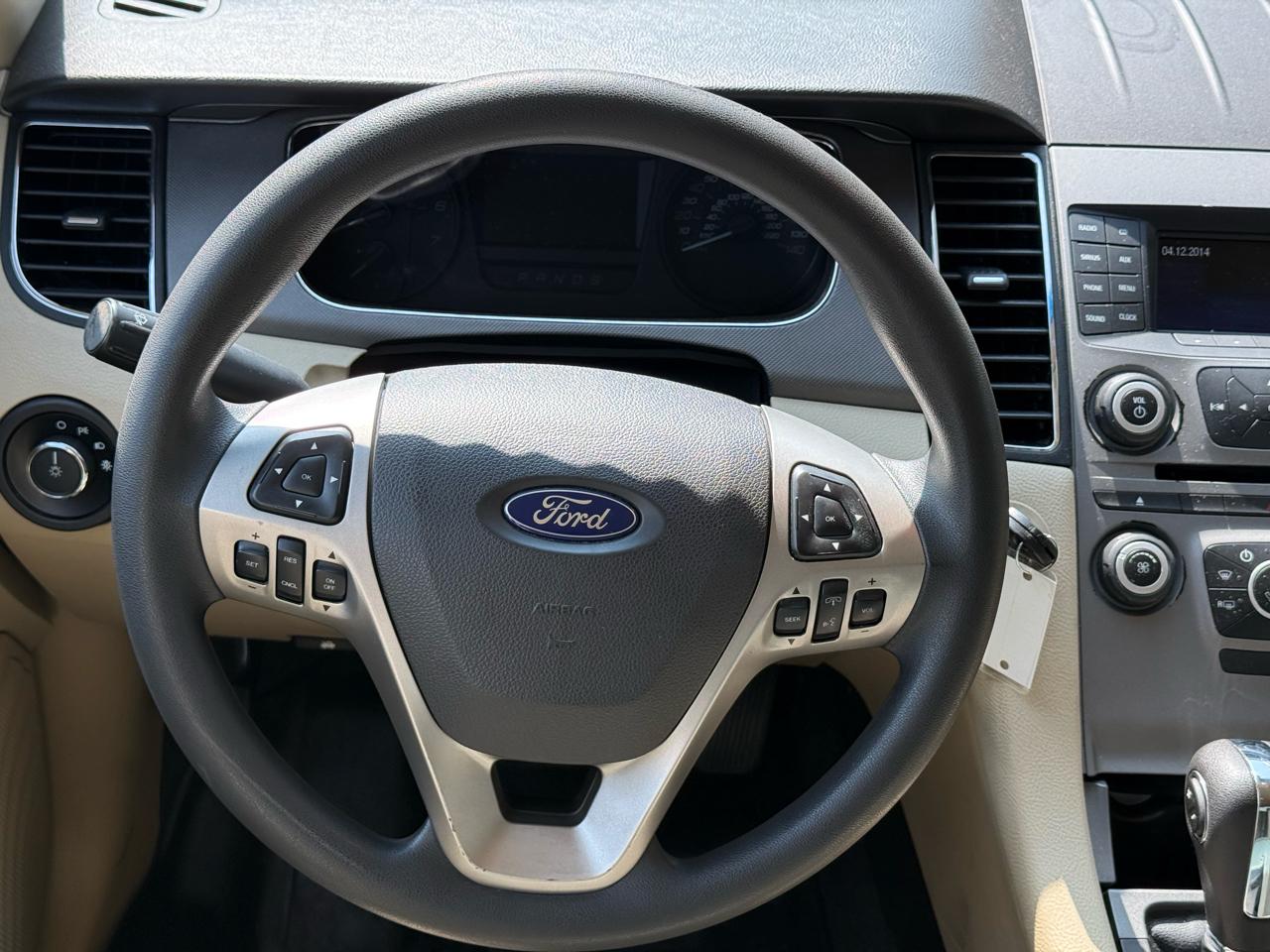 Ford Taurus SE FWD 2016
