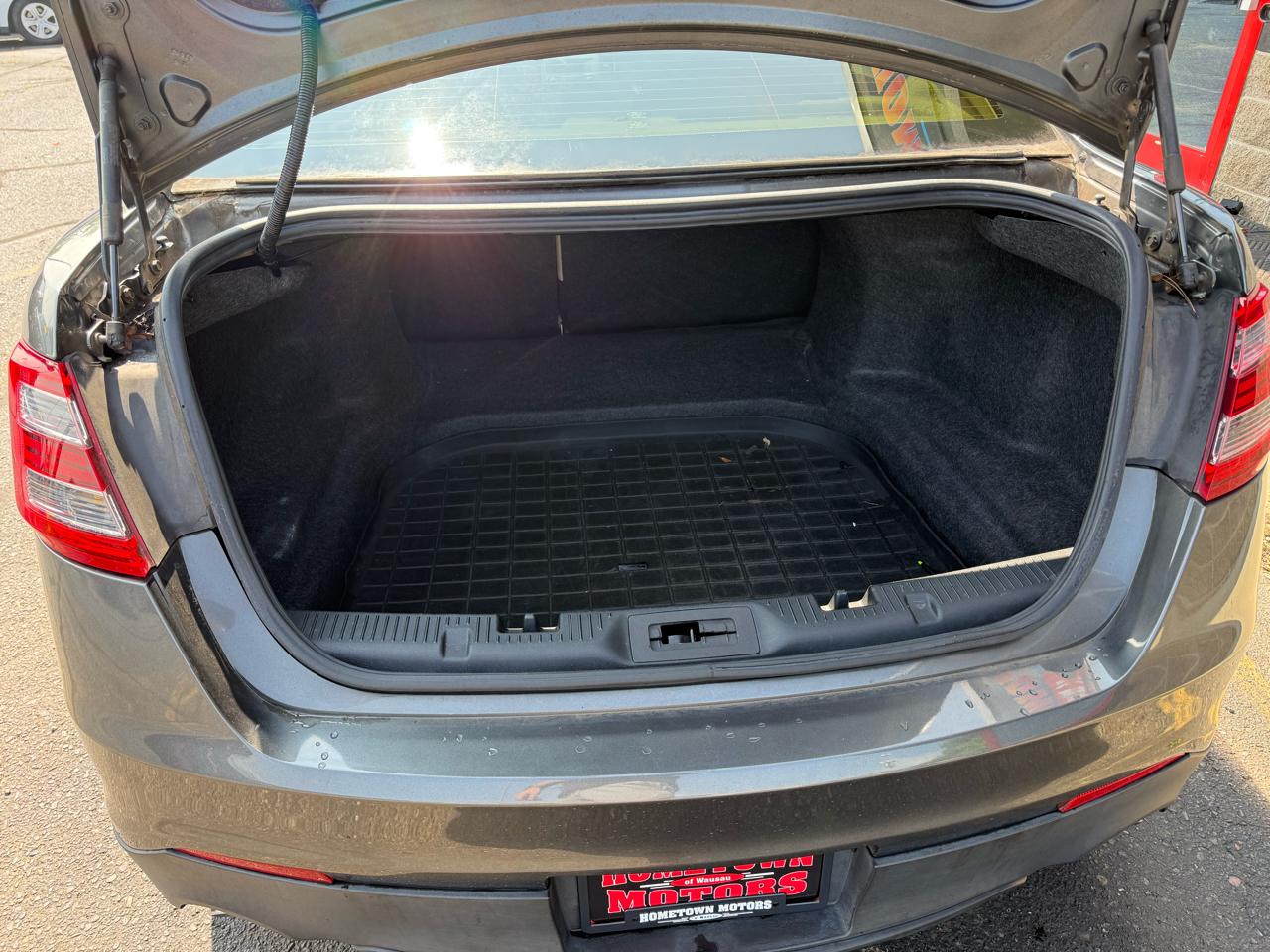 Ford Taurus SE FWD 2016