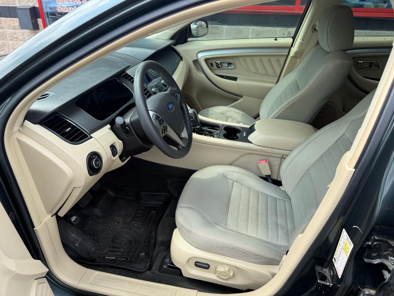 Ford Taurus SE FWD 2016