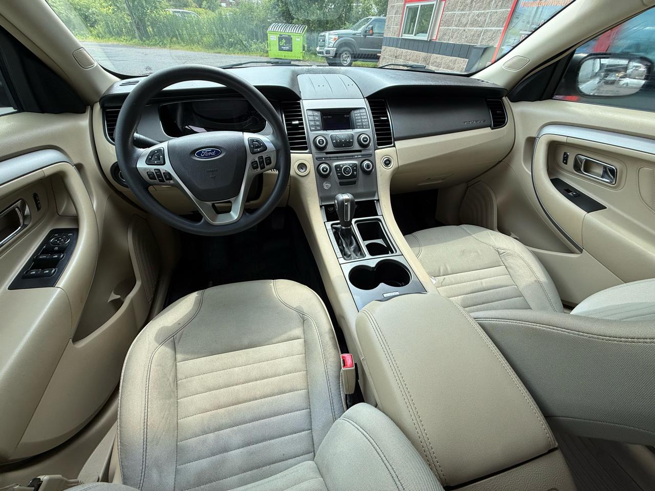 Ford Taurus SE FWD 2016