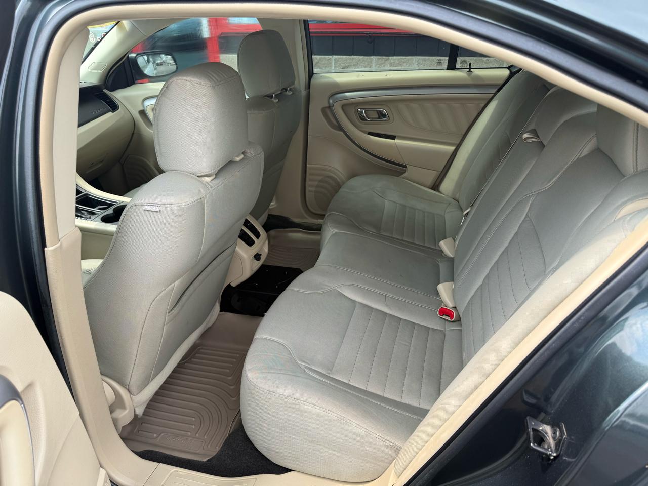 Ford Taurus SE FWD 2016
