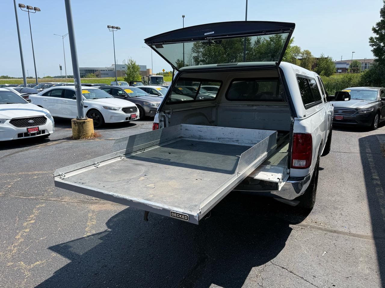RAM 1500 SLT Quad Cab 4WD 2022