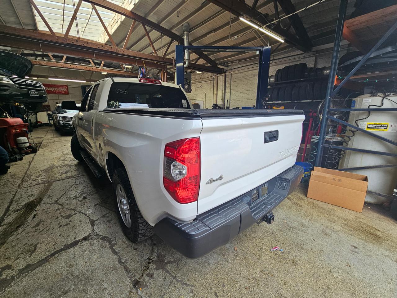 Toyota Tundra SR5 5.7L V8 Double Cab 4WD 2021